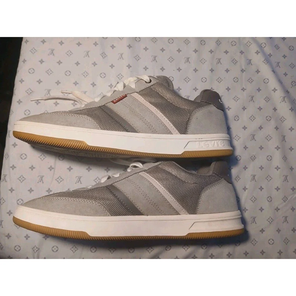 MENS LEVI'S COMFORT GRAY TENNIS SHOE SIZE 10